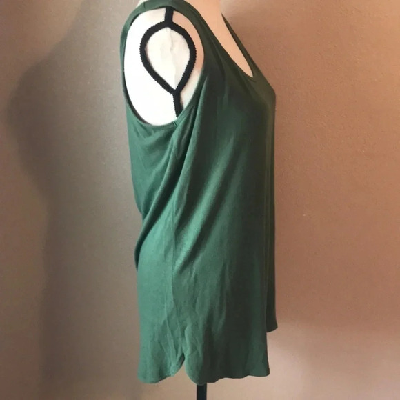 ⭐️ MAX STUDIO army Green tank top size XL⭐️
BIN 1 - Picture 3 of 6